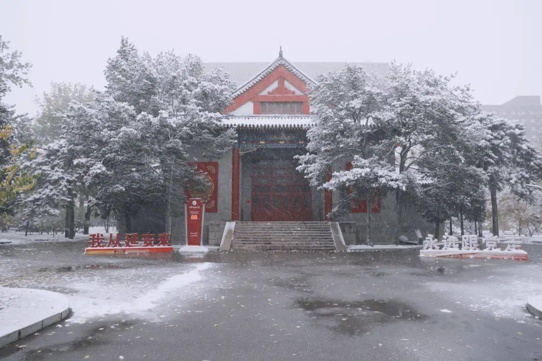 内蒙古民族大学雪景图片