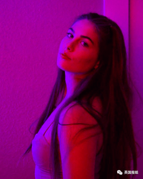 人群|惨烈！美顶流歌手演唱会煽动狂欢致8人被踩死！目击者：他边唱边看人死