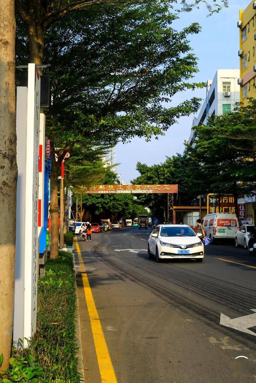 到处是工厂的长圳,有长圳村第二工业区,长兴科技工业园.