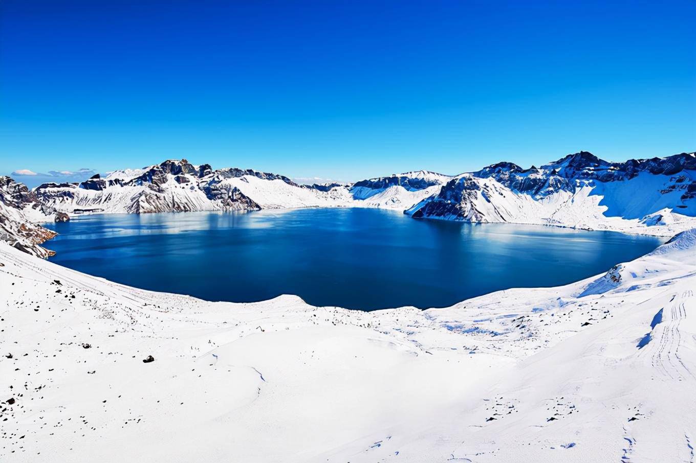 吉林长白山云雾冰雪等美景融为一体宛如仙境