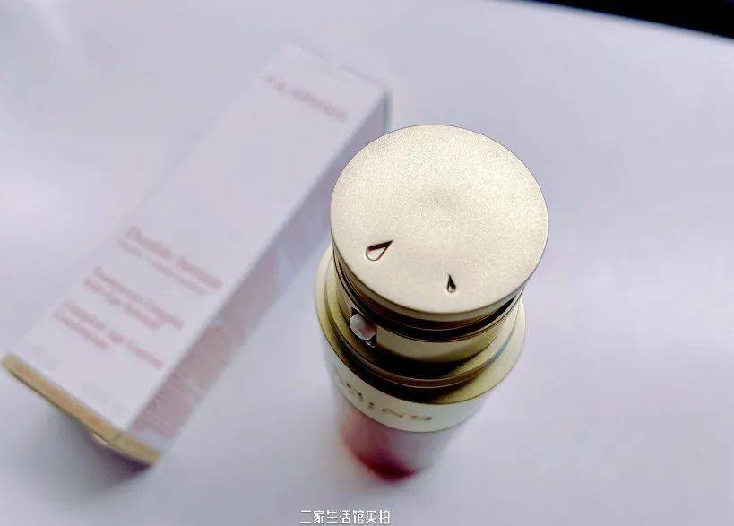 护肤品10个美妆博主里9个都在用的抗老精华,你不会还没用过吧?!