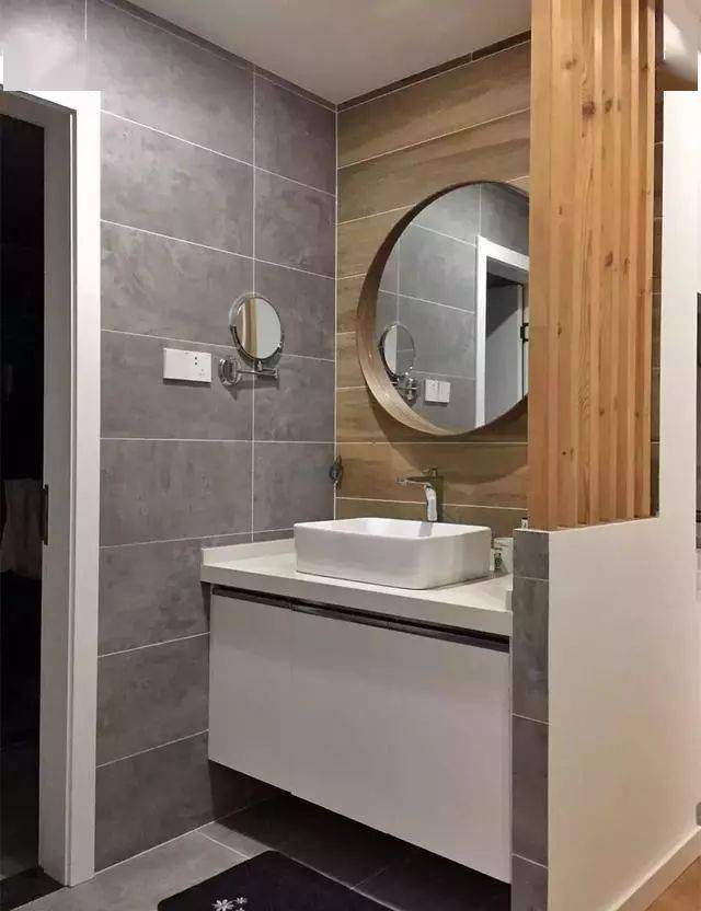 洗手盆装在卫生间门外隔断这样装通透又大方