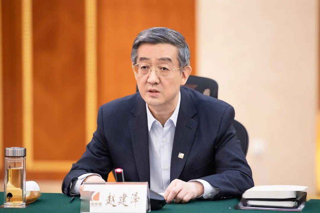 山西焦煤集团公司党委书记,董事长赵建泽出席会议并讲话,党委专职副