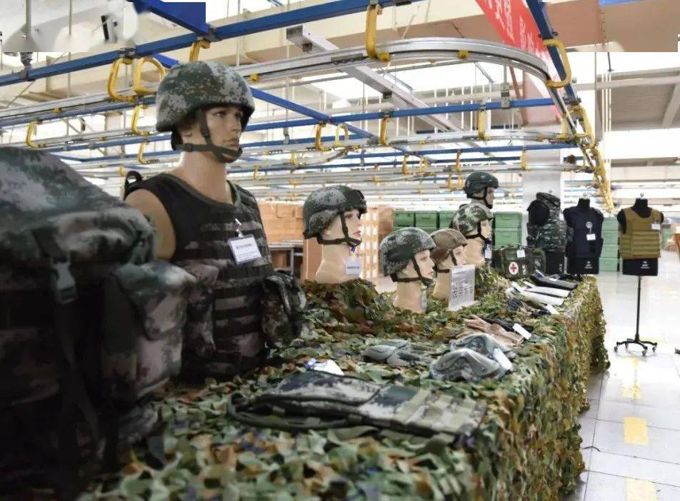 际华3502公司:《真心"针"意》史丽/摄