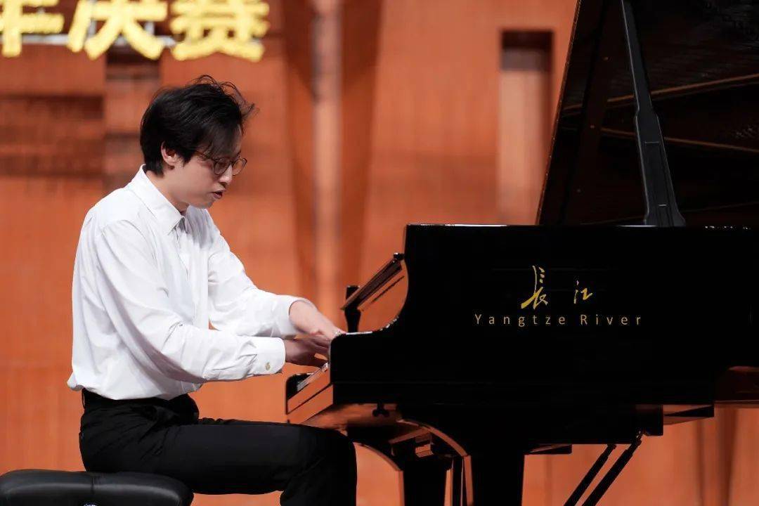对话金钟选手丨周宁探索不同音乐领域的钢琴家