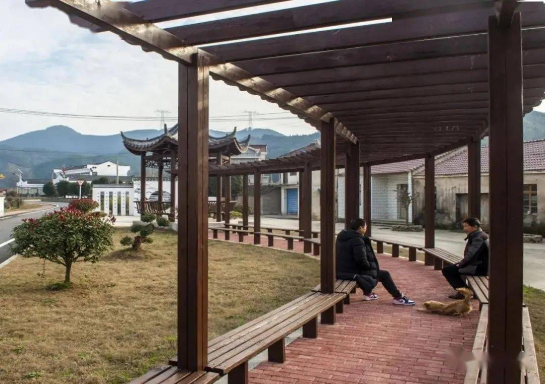 开局十四五奋进新征程看得见的乡愁梅街镇乌石村为乡村记忆建档