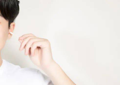 男子|杭州一男子爱掏耳朵，耳朵竟“发霉”了？这些习惯可能你也有