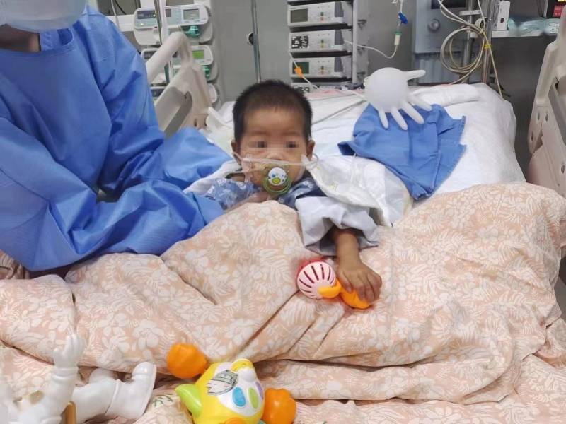 刘超|为了割肝救幼女，90后爸爸暴走1个月减重9公斤