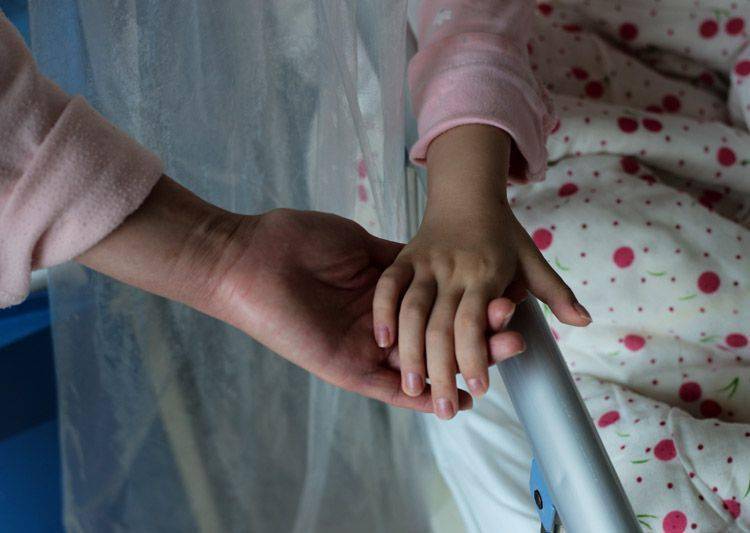 病友|“罩子”里的小姑娘