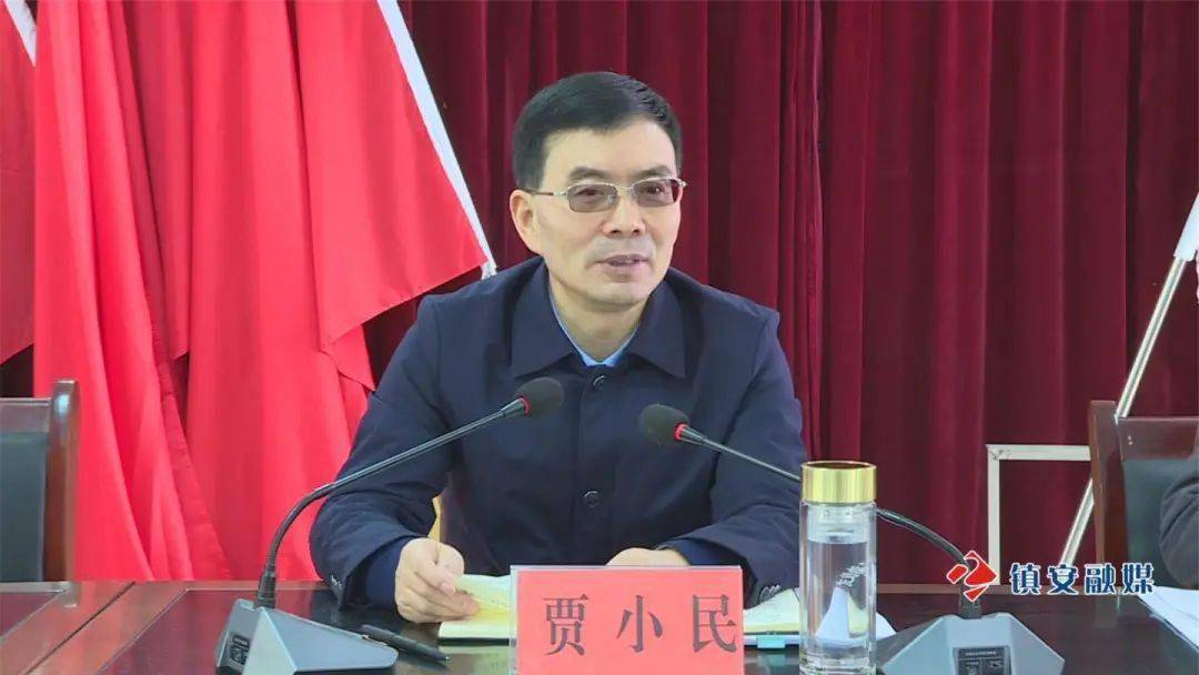 在见面座谈会上,贾小民与其他2名正式候选人分别作