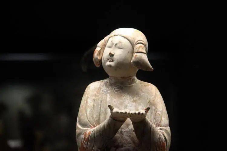 唐代仕女俑· 胖女孩的春天_搜狐网