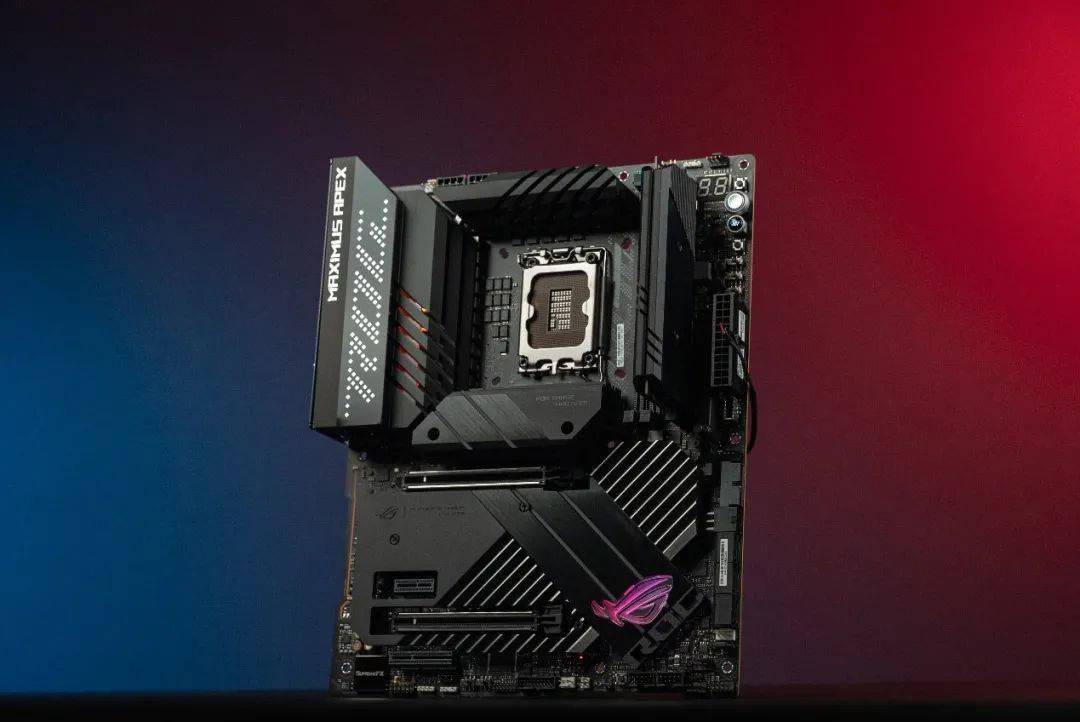 12 代酷睿超频至 7543MHz：ROG Z690 主板再创 9 项世界记录