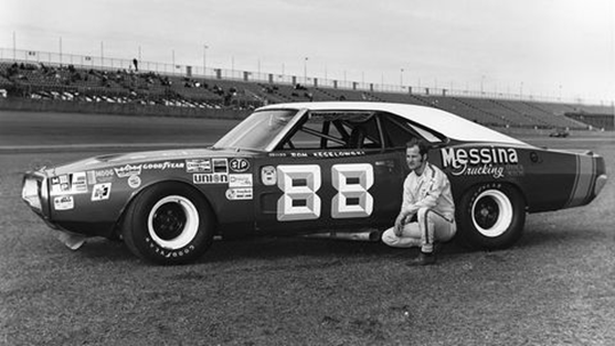 1970 年道奇1967年,随着一些新超级赛道的修建,新一代的纳斯卡汽车也