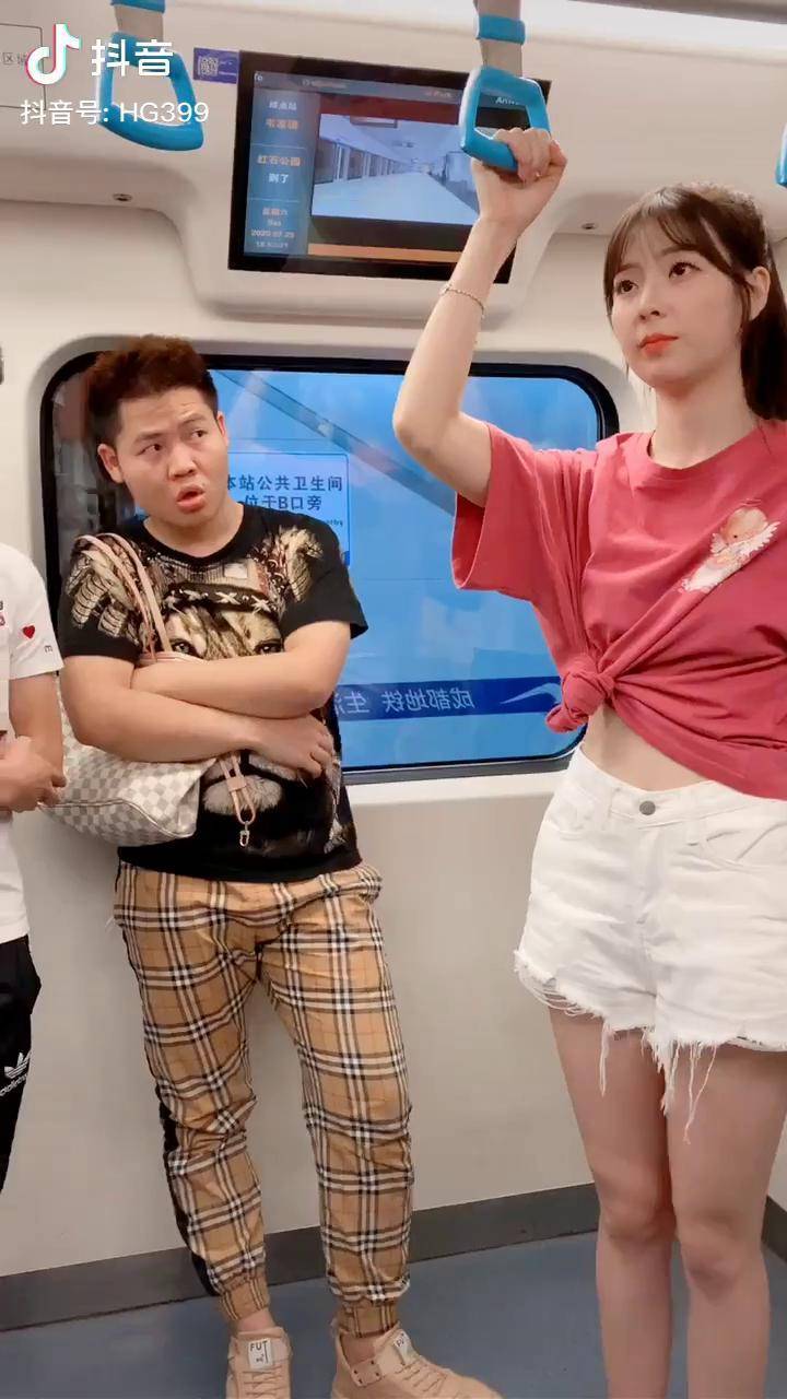 偷拍被发现后结局有点意外春晓三哥覃祖铭斌斌