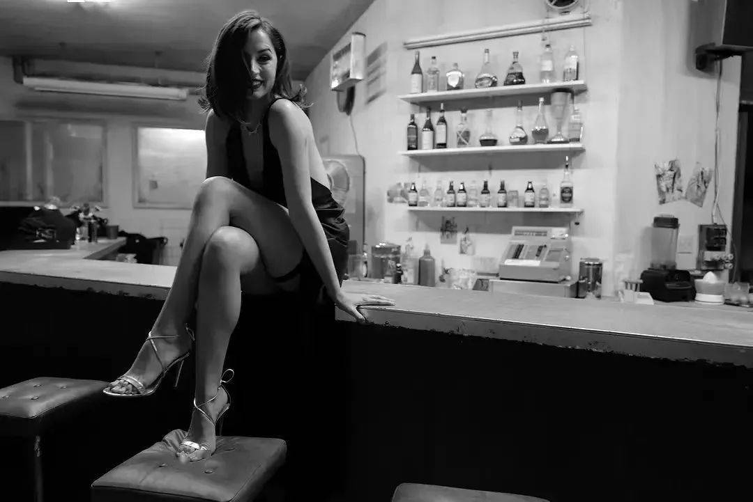 邦德|他终于不找花瓶女了?