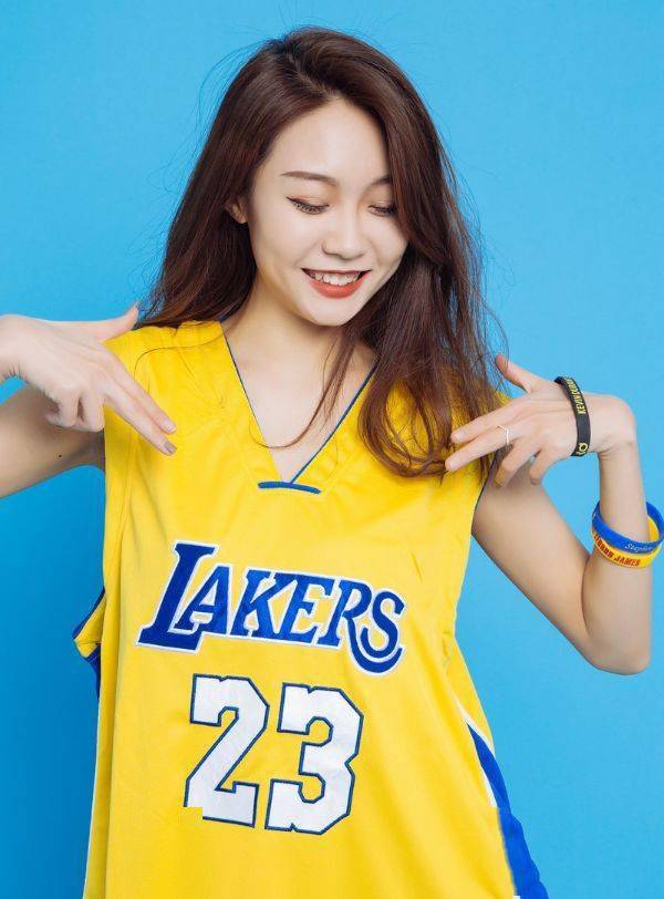 看了这组写真,好想打比赛的时候有她在场边加油!