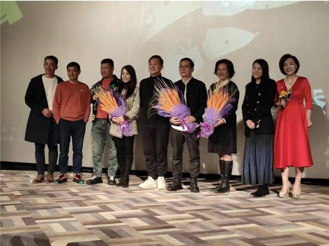 电影|《奔跑的笨蛋》首映 导演称灵感来自《笨小孩》