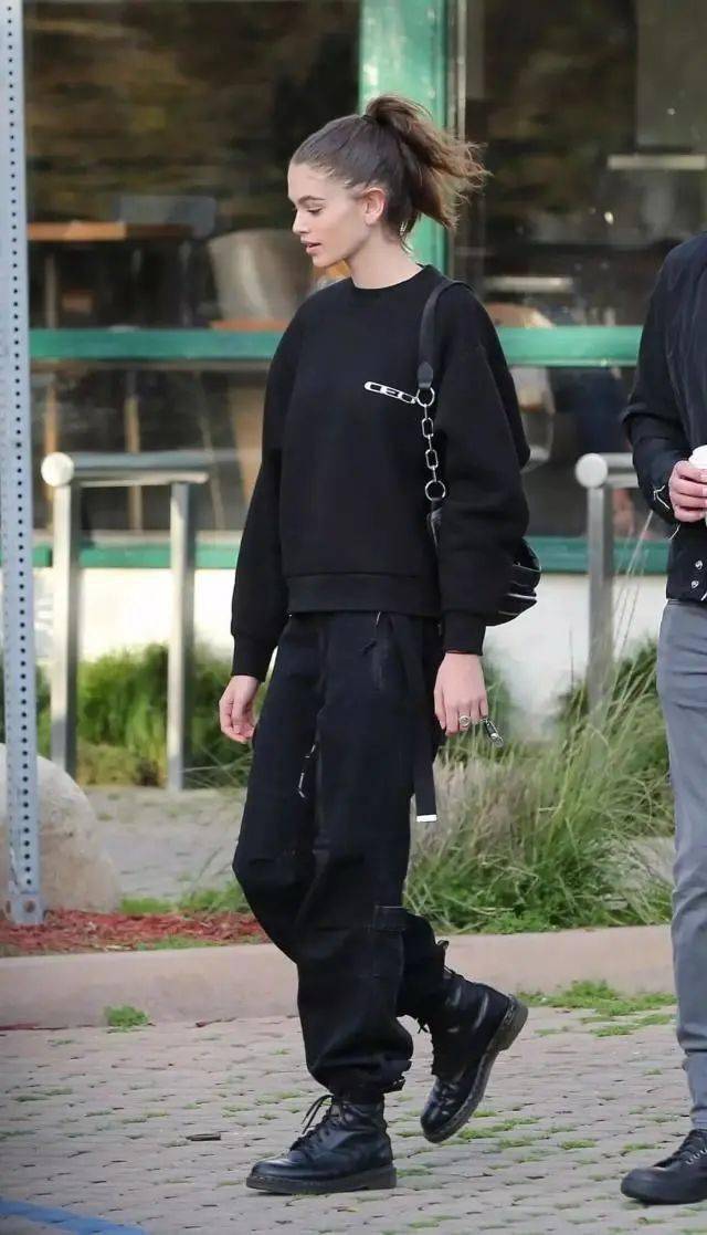 身材能抵御零下低温的工装裤！1条暖过3条秋裤，还又飒又显瘦