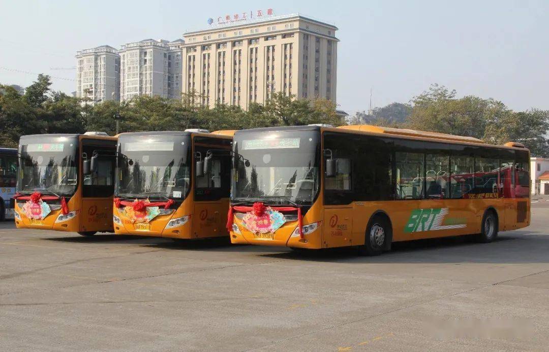 "一主七支两区间",柳州快速公交拉近中心城区与新区距离,助推经济发展