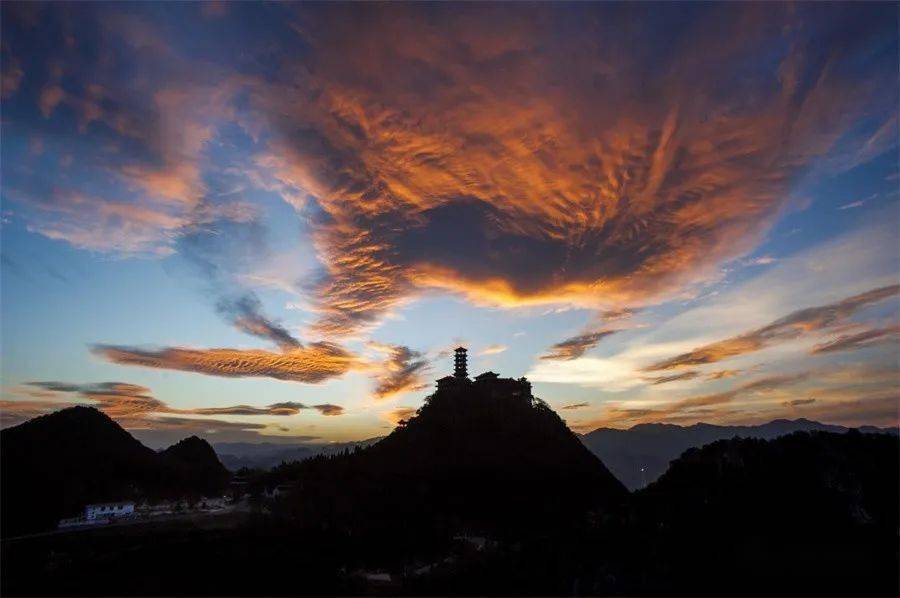 【盘州旅游】诗歌丨盘州丹霞山水吟(一)_云层