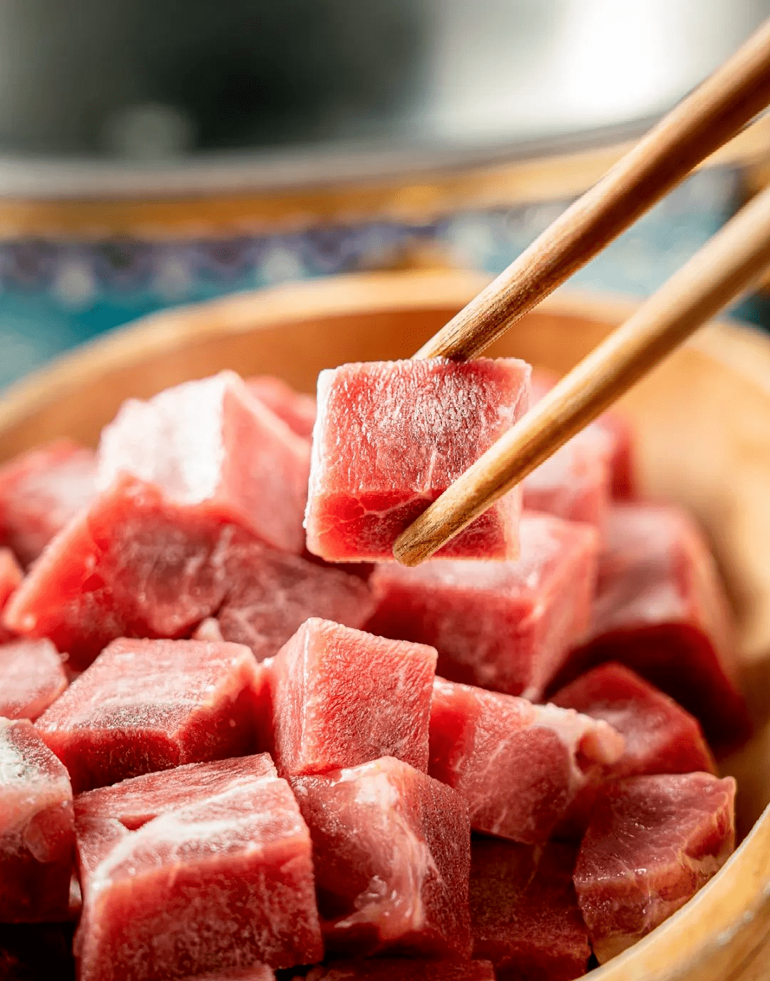 肉块肥瘦相间,油脂分布均匀生态放养的羔羊几乎没有膻味可谓"肉中人参