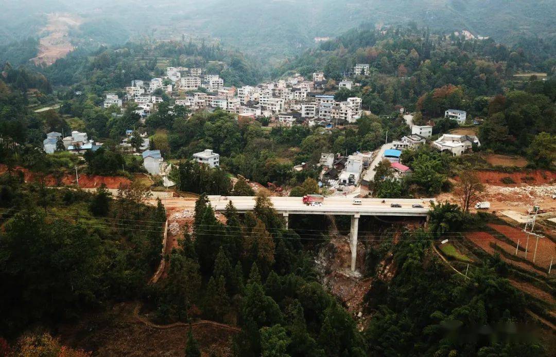 聚焦喜大普奔s308省道黄平至谷陇黄猫大桥通车