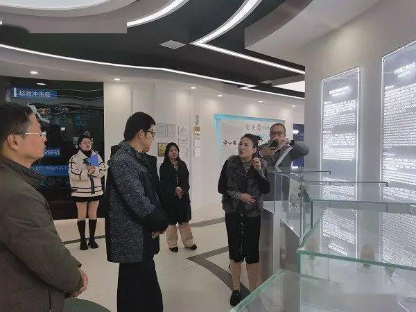先生算起,迄今已有百余年历史,民建会员王清举师承当代杜氏刻铜代表性