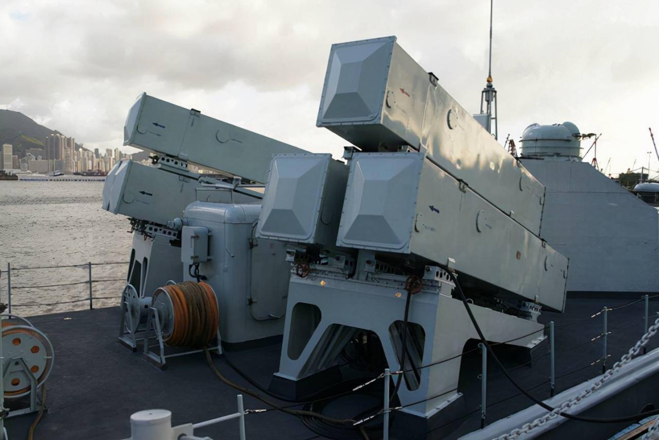 而近海日常巡防任务则交给了新一代的056型轻型导弹护卫舰