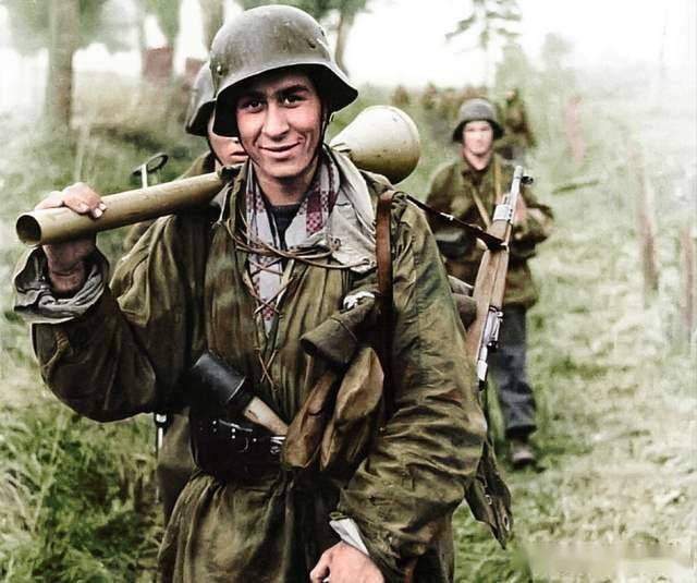 疯狂的开路先锋"掷弹兵",为何让希特勒迷恋?堕落成了一种称号_德军