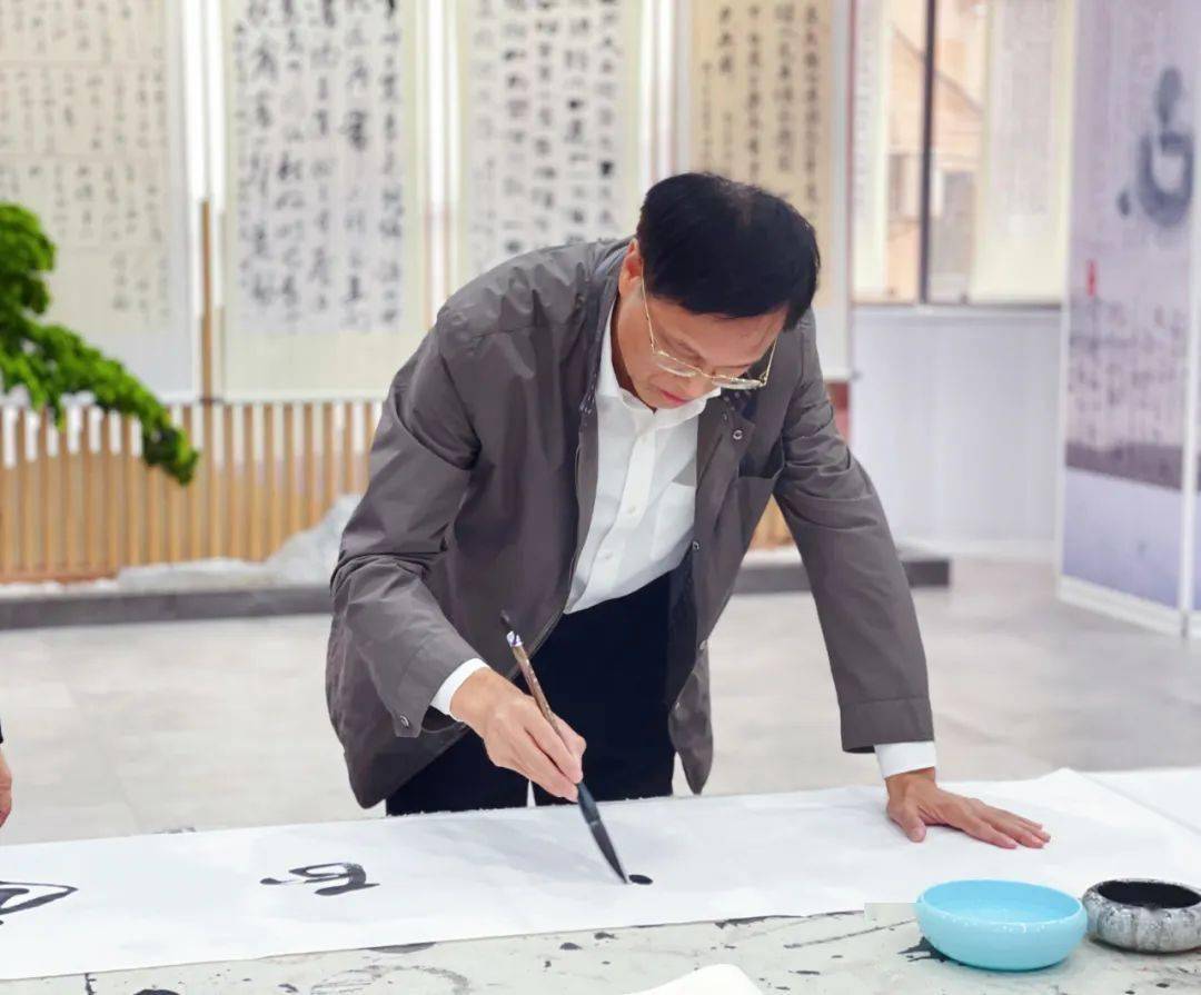 我为职工群众办实事区总工会共享职工之家书法学习班正式开班啦