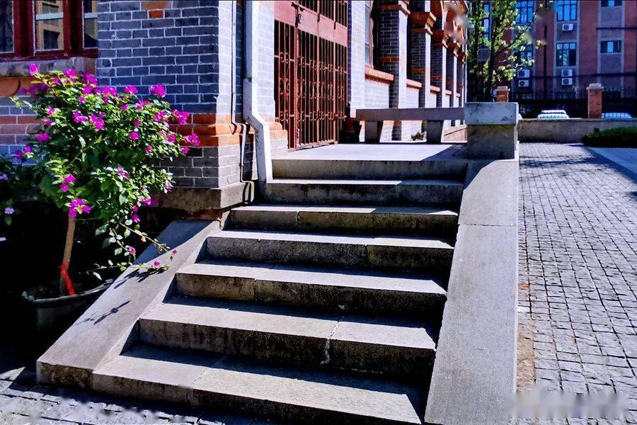 欧式风格深藏在这里的鲁兹暨史沫特莱旧居造型优美