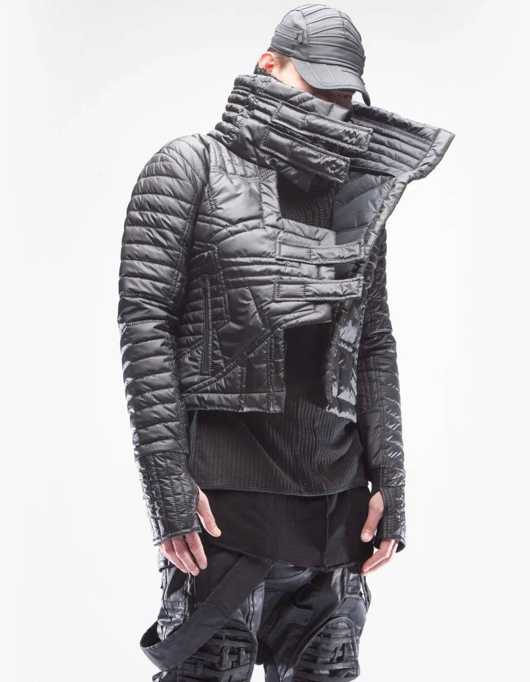 pop fashion | 这个品牌 完美还原末日幻想里的"沙丘"系穿搭!_服装