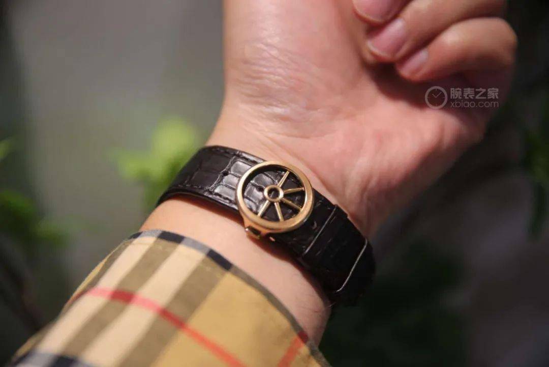 上手寒冷的冬天，赶紧买只皮带表压压惊