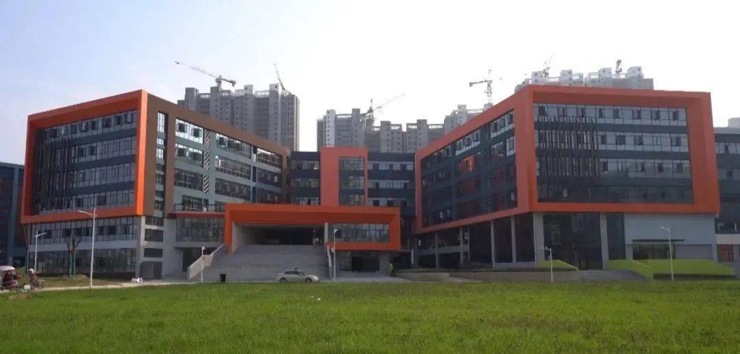 问津新城新建高中竣工即将迎来首批学生