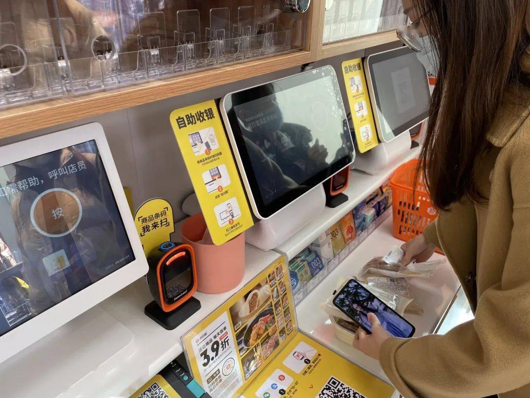 庄里首家便利蜂开业了号称上班族的干饭天堂这些美食一上架就卖空