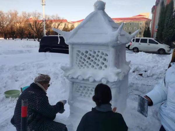 气温黑龙江女大学生的“雪灯”火了！别急，雨雪马上又到，你也能玩了！