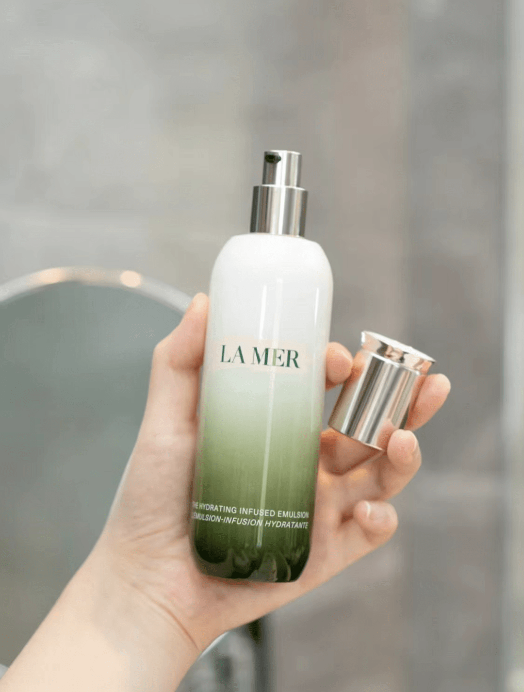 脸部女人的衣服，永远不嫌多