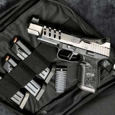 英俊少年比利时fn509lsedge手枪美图