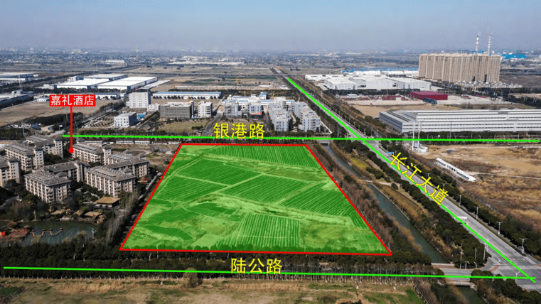 太倉市住建局局長陸江先生;太倉市資源規劃局副局長王青青先生;太倉港