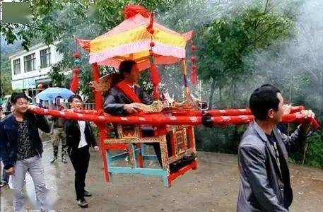 农村倒插门婚姻,什么样的男人会选择当上门女婿?_生活