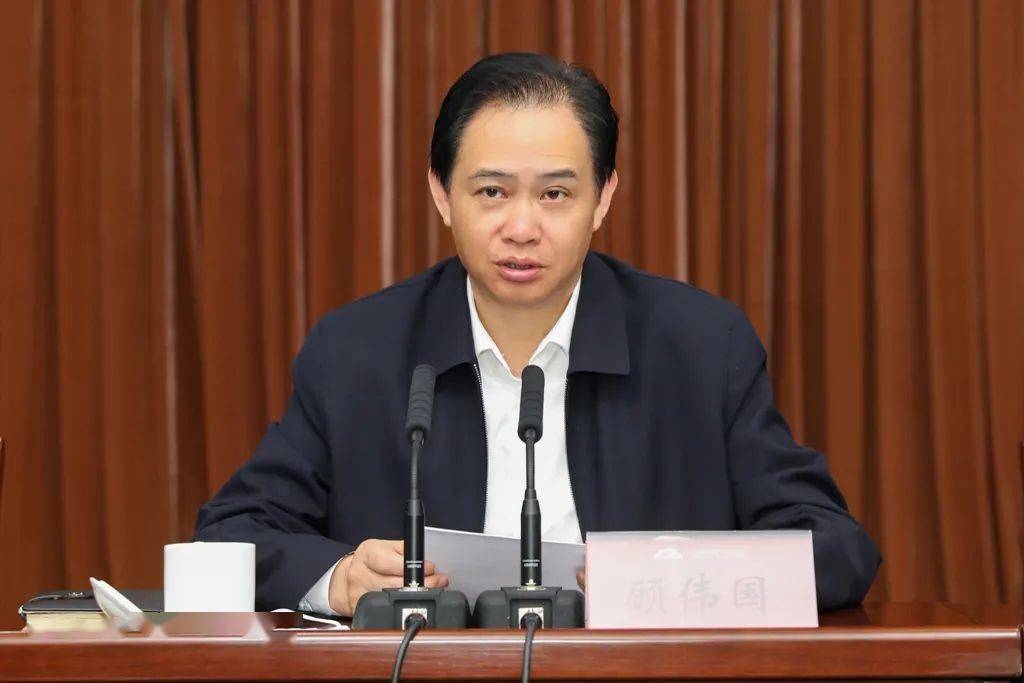 经开区党工委书记顾伟国强调要加快建立专班,在严格落实常态化疫情