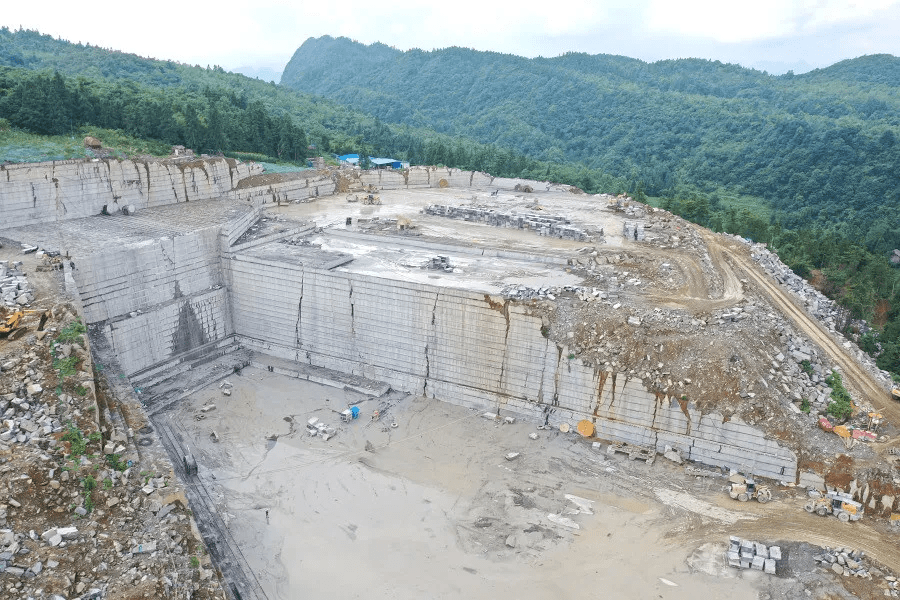 麻城石材矿山图片