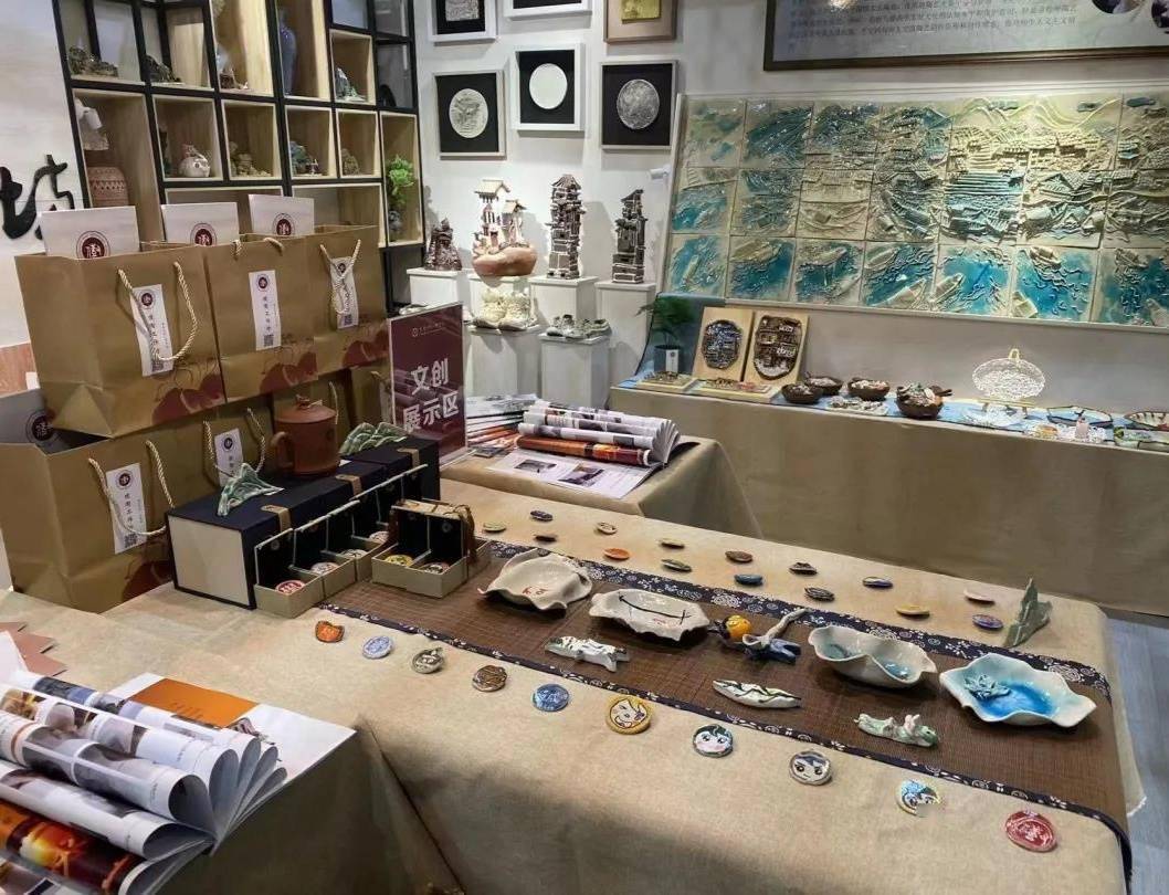 艺术|重庆八中在市级展演四大类别比赛中屡次问鼎