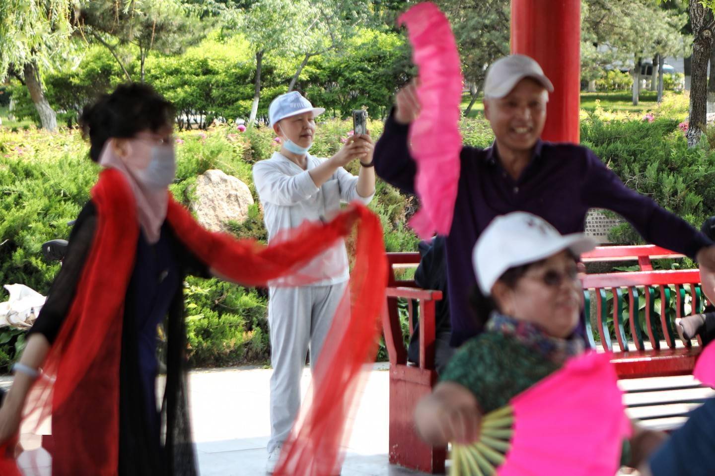 互联网应用适老化改造不只是提供“大字版”| 新京智库