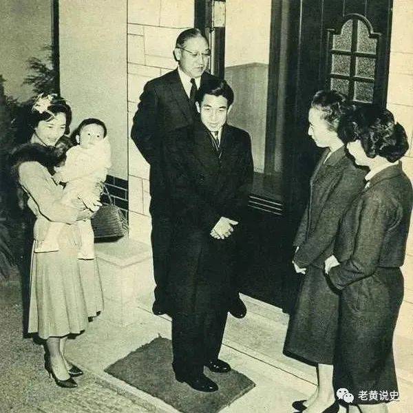 【看天下】美智子失语症,雅子适应障碍,嫁入日本皇室的平民女子,为何都会患上精神病?_宫明仁