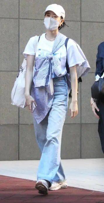 驼色 日本女星们的私下穿搭是什么样?