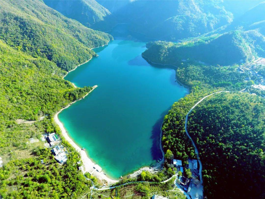 云游天池山水有相逢来日皆可期