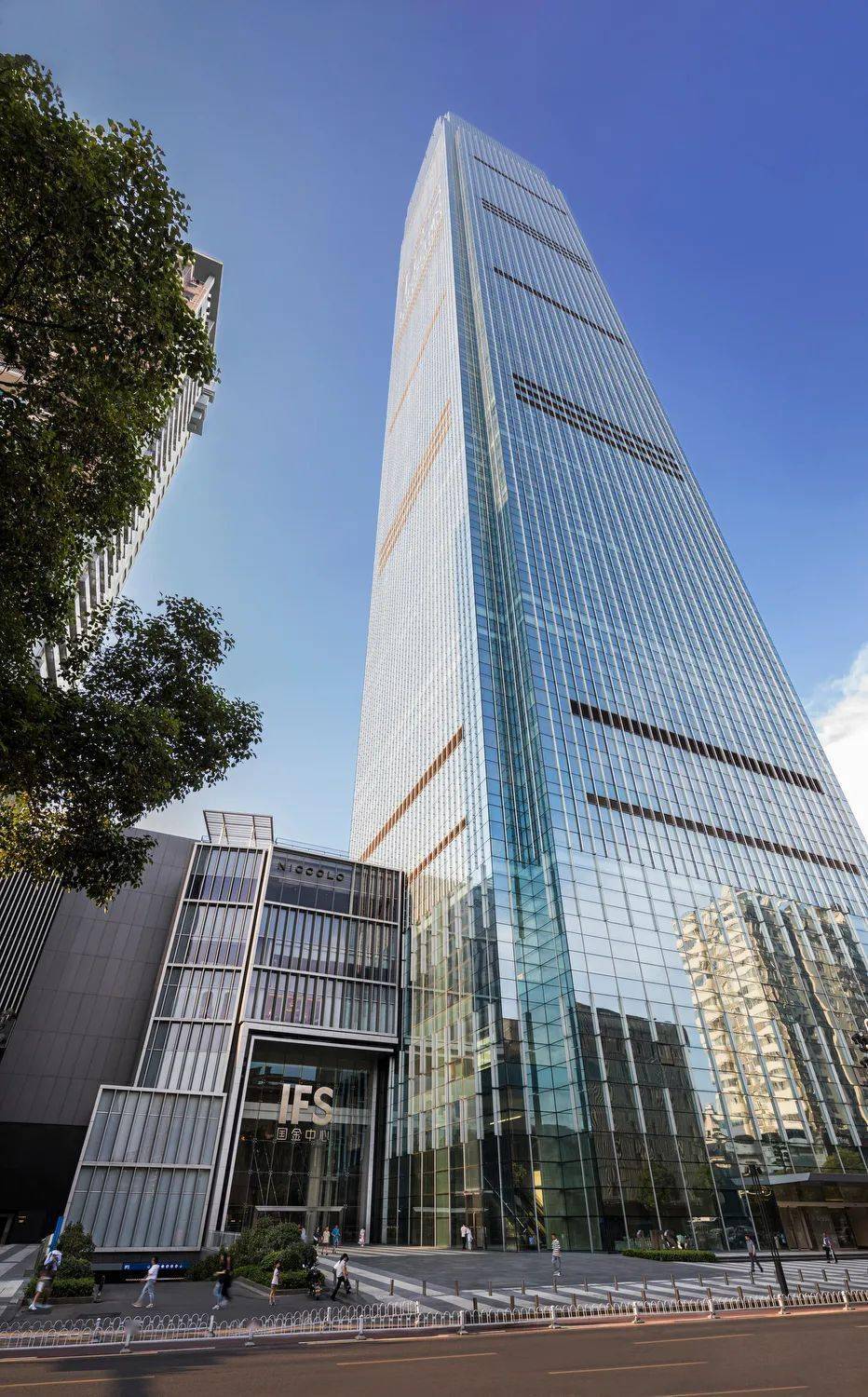 问鼎城市之巅中国第4家尼依格罗特惠送06500餐饮额度