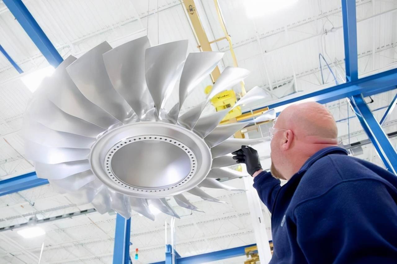 罗罗公司制造的风扇叶片f35b升力风扇整体f35b风扇排气口f35b风扇透视