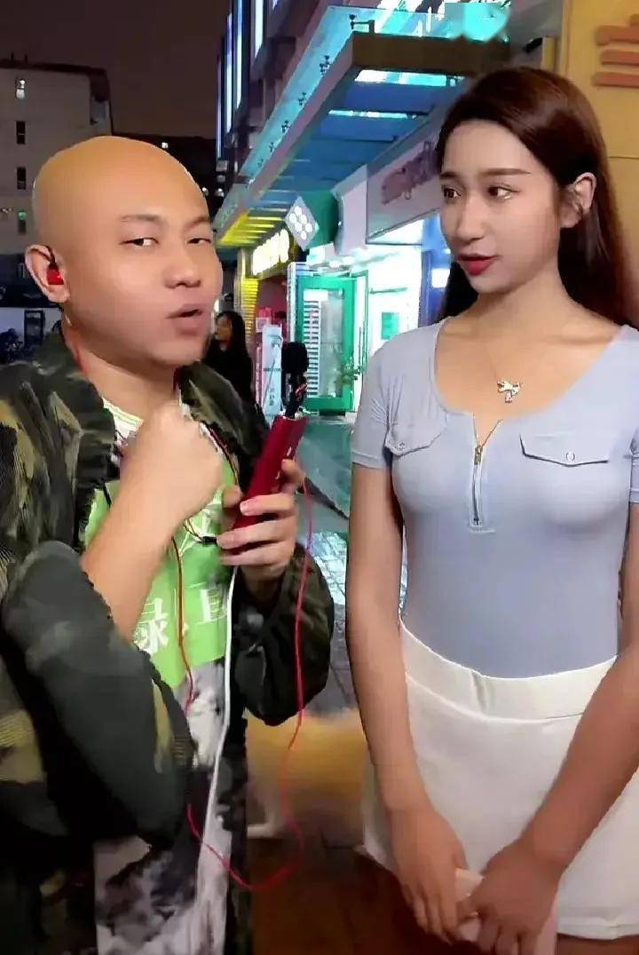 央视报道撩妹马晓伟快手直播可能涉嫌违法_美女